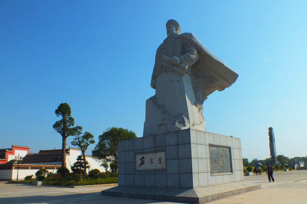 華僑集團(tuán)捐贈(zèng)修建歷史文化紀(jì)念廣場(chǎng)